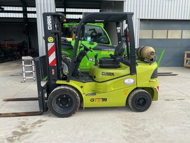 Chariot Industriel Gaz GTS 30L Clark